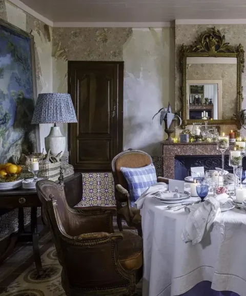 Country dining room should have some antiques!!