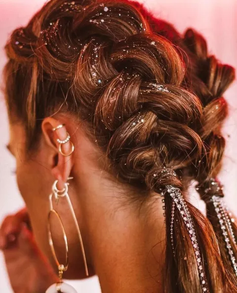 Hair Glitter!! Η μαγευτική εμφάνιση στο ρεβεγιόν της Πρωτοχρονιάς!!