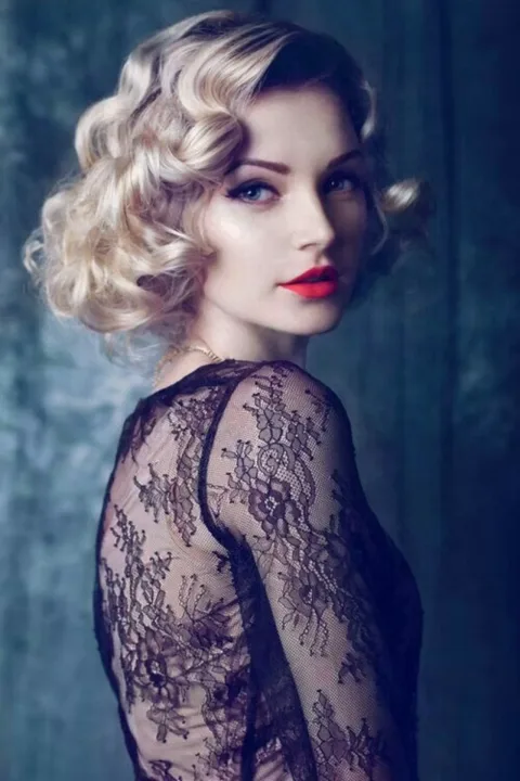 Γιορτινά χτενίσματα πολλών αστέρων!! Lovely, Classic & classy!!