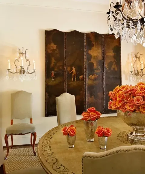 Dress the table with florals!!